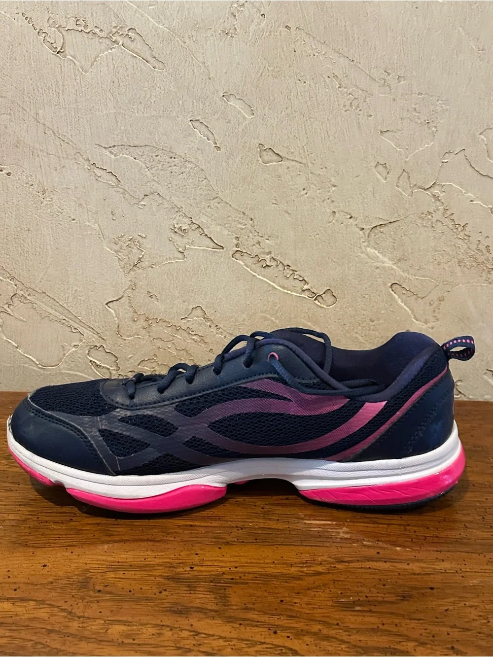 Ryka Devotion XT Women’s Navy and Pink Training Shoes Size 9.5